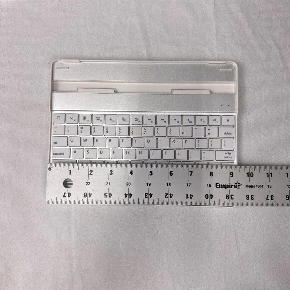 Luvvitt Bluetooth Keyboard Case for iPad Silver White Wireless Portable Slim